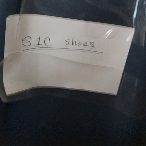 Guess stiletto platform 5” heels. Faux leopard hair and patent leather size 7.5! - Picture 8 of 8